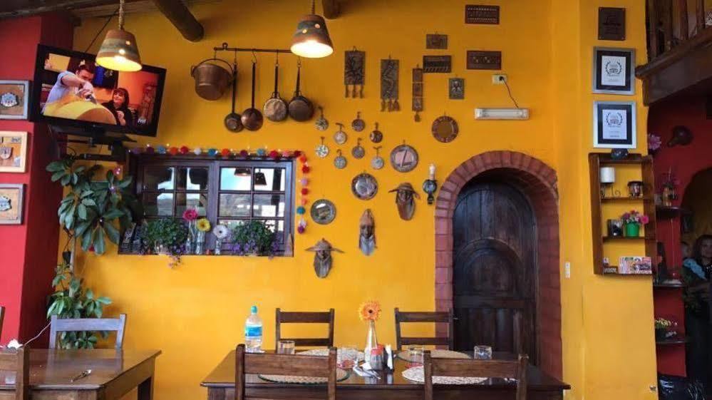 La Casa De Barro Lodge & Restaurant Чинчерос Экстерьер фото
